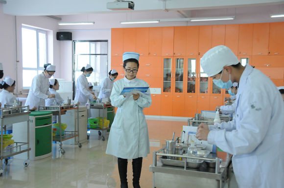 （黑龙江省鹤岗卫生学校）口腔护理专业