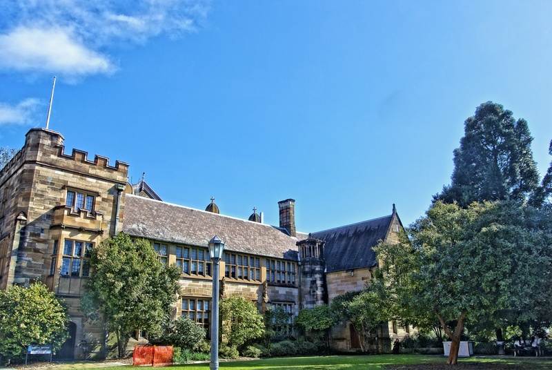 Macleay_Building_and_Museum,_University_of_Sydney (1) 大学