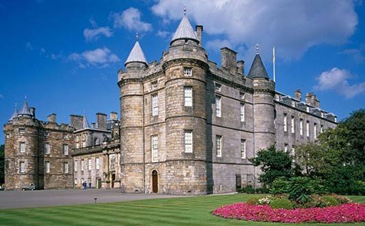 爱丁堡玛格丽特女王大学留学花费